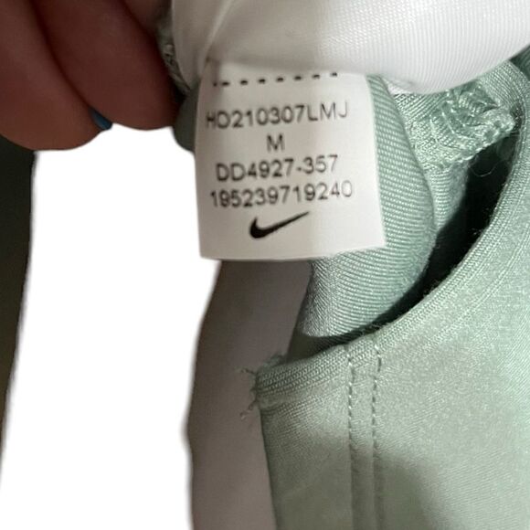 Nike Therma Fit Fitted Sweatshirt green DD4927-100 Women’s m Activewear - Picture 6 of 6